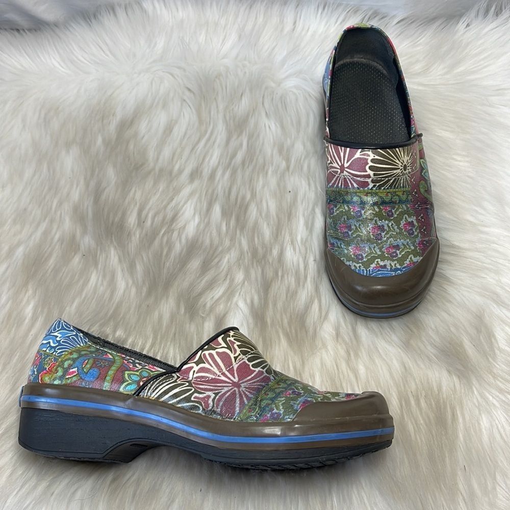 Dansko Volley Patchwork Print Coated Floral Clogs Sz 39/8.5-9